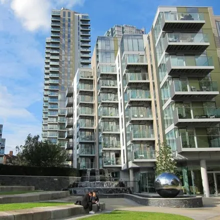 Image 4 - JBrown, Woodberry Grove, London, N4 2LZ, United Kingdom - Apartment for rent