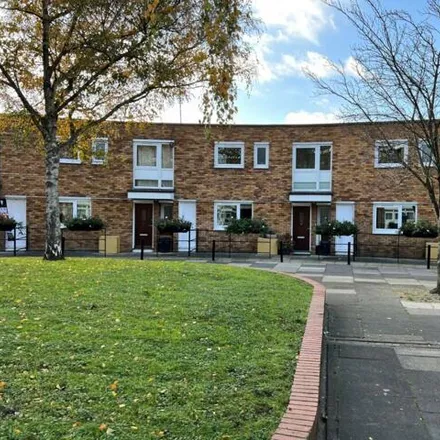 Buy this 3 bed apartment on Clare Gardens in Blenheim Crescent, London