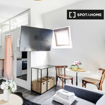 Rent this studio apartment on Ambassade d'Ouganda in Avenue Raymond Poincaré, 75116 Paris