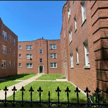 Rent this 3 bed house on 4212-4214 South Michigan Avenue in Chicago, IL 60653