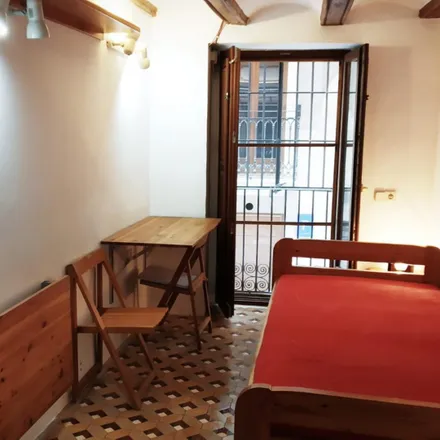 Rent this studio apartment on Hulot Hostel in Carrer del Poeta Liern, 16