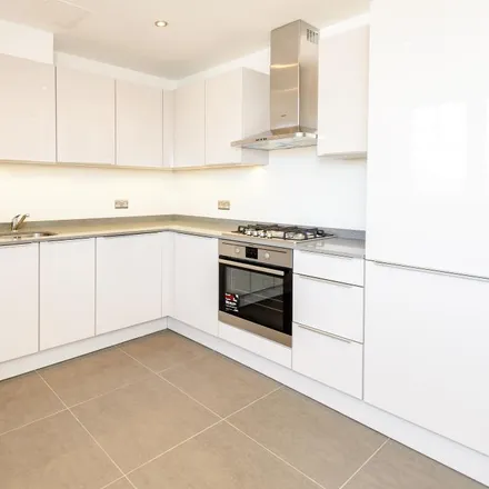 Rent this 2 bed apartment on 20 North Town Road in Maidenhead, SL6 7JF