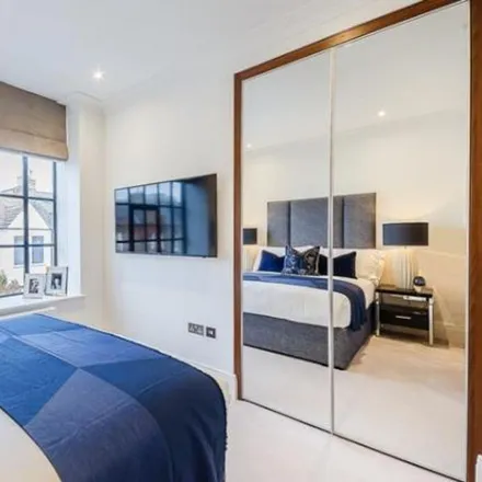 Image 2 - Palace Wharf, 6-23 Rainville Road, London, W6 9HB, United Kingdom - Apartment for rent