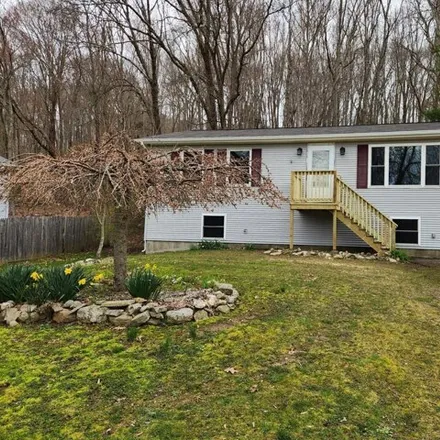 Buy this 4 bed house on 4 Glen Road in Montville, CT 06382