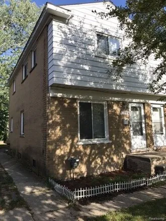 Rent this 3 bed house on 1864 North Center Street in Royal Oak, MI 48073