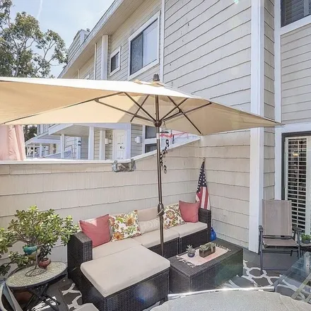 Image 3 - 4646 Don Lorenzo Drive, Los Angeles, CA 90008, USA - Townhouse for sale