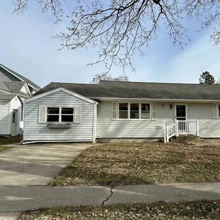Buy this 4 bed house on 276 West 5th Street in Alta, IA 51002