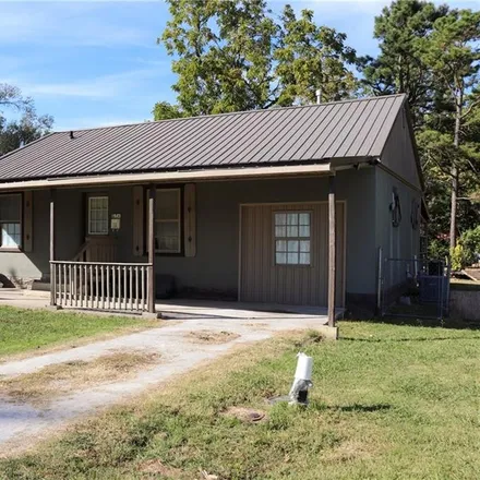 Buy this 3 bed house on 104 Pierce Avenue in Springdale, AR 72764