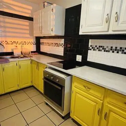 Rent this 3 bed apartment on 592 De Beer Street in Wonderboom South, Pretoria