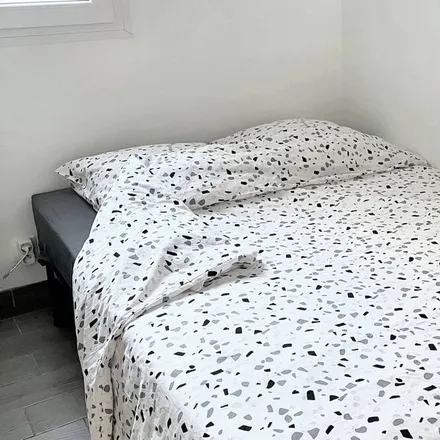 Rent this studio apartment on 34500 Béziers