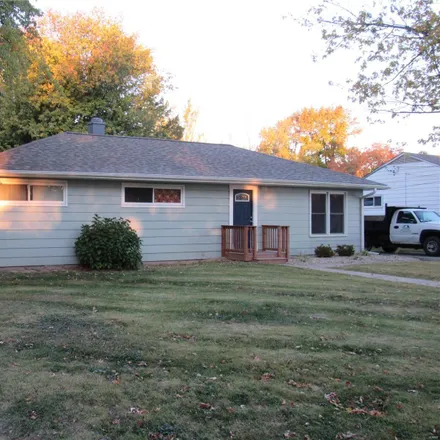 Buy this 3 bed house on 701 Southmoor Place in Godfrey, IL 62035