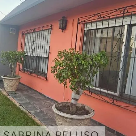 Buy this 2 bed house on Reverendo Padre Luis Rodes in Parque Gaona, 1744 Moreno