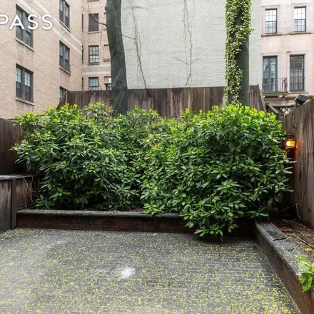 Rent this 2 bed townhouse on 128 East 65th Street in New York, NY 10065