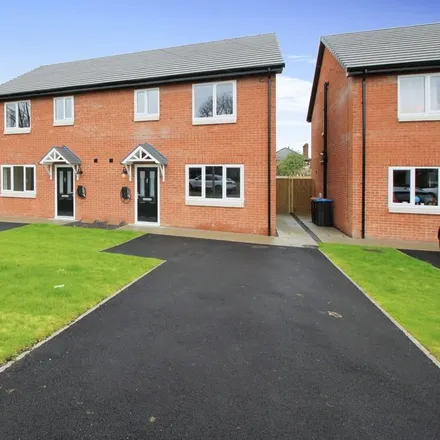 Rent this 3 bed duplex on 15 Alder Grove in Chester, CH2 3ET