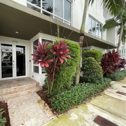 Rent this 4 bed townhouse on 10336 Northwest 64th Street in Doral, FL 33178