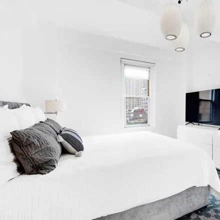 Image 4 - 108 East 66th Street, New York, NY 10065, USA - Apartment for sale