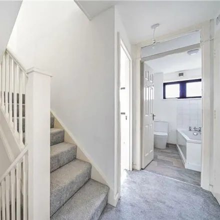 Image 5 - Larch Road, London, E10 5TH, United Kingdom - Townhouse for sale
