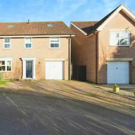 Buy this 6 bed house on Sandfield Green in Market Weighton, YO43 3EZ