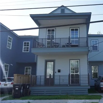Rent this 3 bed house on 613 North Rocheblave Street in New Orleans, LA 70119