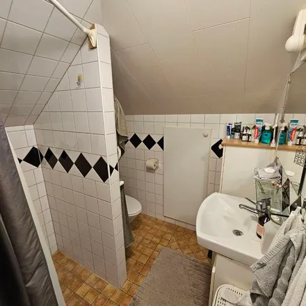 Rent this 2 bed apartment on Kristinebergsvägen in 451 42 Uddevalla, Sweden