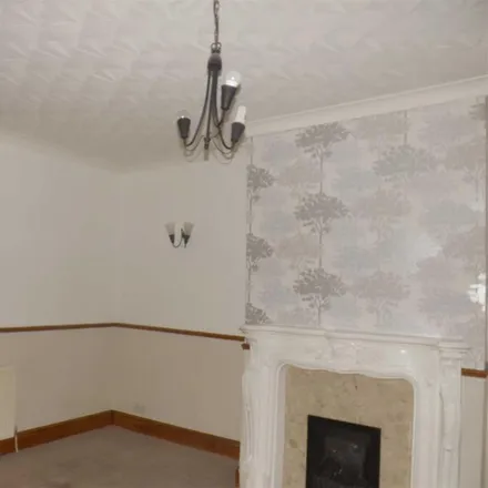 Image 3 - Cross Street, Oswaldtwistle, BB5 3LL, United Kingdom - Townhouse for rent