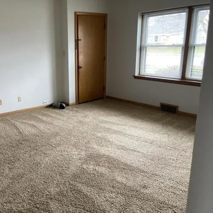 Image 6 - 523 North Street, Grafton, WI 53024, USA - Apartment for rent