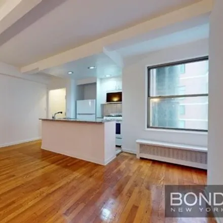 Image 2 - The Mango, 301 East 38th Street, New York, NY 10016, USA - Apartment for rent