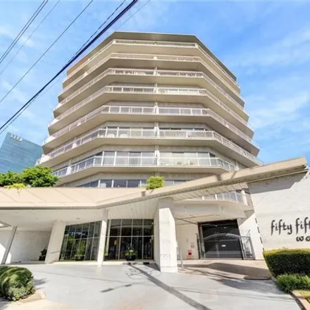 Rent this 2 bed condo on Executive House Condominiums in 5050 Woodway Drive, Houston