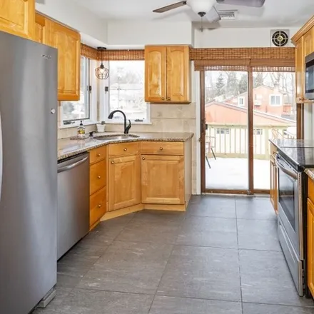 Rent this 4 bed apartment on 63 Oakland Avenue in Middletown, Rockaway Township