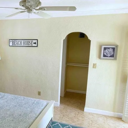 Rent this 2 bed house on Fort Lauderdale