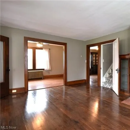 Image 3 - 6616 Glenview Road, Mayfield, Cuyahoga County, OH 44143, USA - House for sale