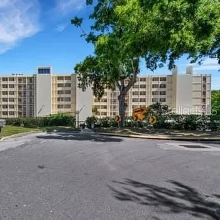 Buy this 2 bed condo on Mirror Terrace Northwest in Winter Haven, FL 33881