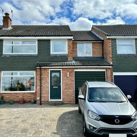 Buy this 4 bed duplex on Whitby Avenue in Guisborough, TS14 7BA