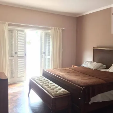 Buy this 6 bed house on Rua Fuad Cury in Parque Residencial Aquarius, São José dos Campos - SP