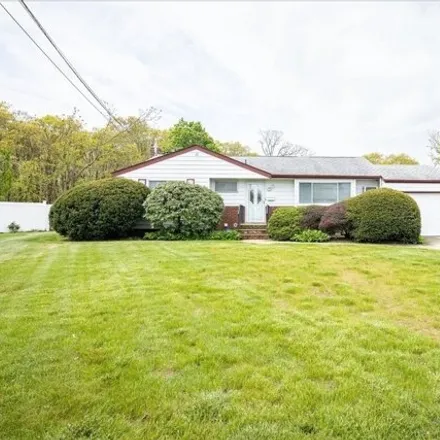 Buy this 3 bed house on 8 Yew Court in Brentwood, NY 11717