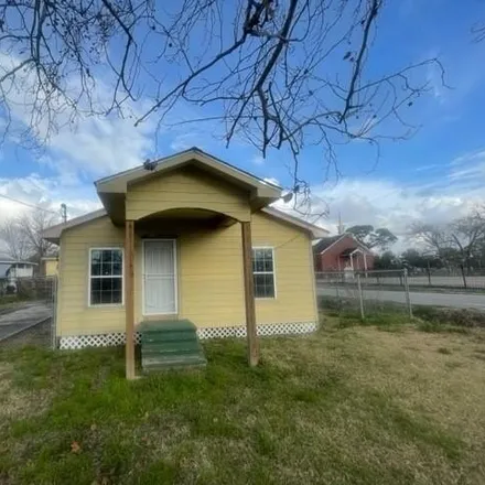 Buy this 2 bed house on New Loyalty Baptist Church in Caplin Street, Houston