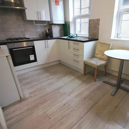 Rent this 3 bed apartment on 15 Boston Road in London, W7 3SJ