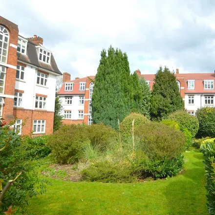 Rent this 2 bed apartment on Highlands Court in London, SE19 1DS