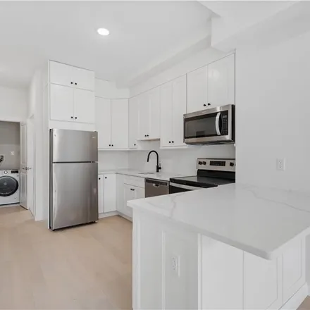 Image 5 - 1655 East 19th Street, New York, NY 11229, USA - Condo for sale