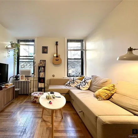 Image 3 - 30-49 Crescent Street, New York, NY 11102, USA - House for rent