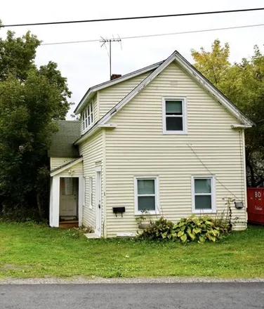 Buy this 2 bed house on 95 Lincoln Street in Dexter, ME 04930