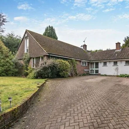 Buy this 3 bed house on Garden Reach in The Avenue, Worplesdon