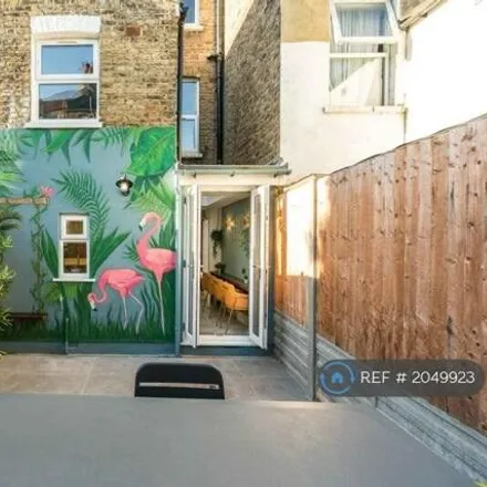 Image 2 - Blendon Terrace, Plumstead Common Road, Glyndon, London, SE18 3RE, United Kingdom - House for rent