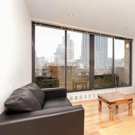 Image 2 - John Sinclair Court, 36 Thrawl Street, Spitalfields, London, E1 6RN, United Kingdom - Apartment for rent