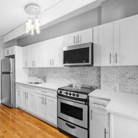 Image 4 - 440 Fountain Avenue, New York, NY 11208, USA - Townhouse for sale
