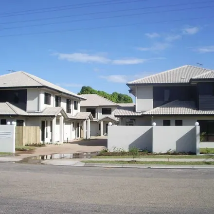 Rent this 3 bed townhouse on Camp Street in Mundingburra QLD 4812, Australia