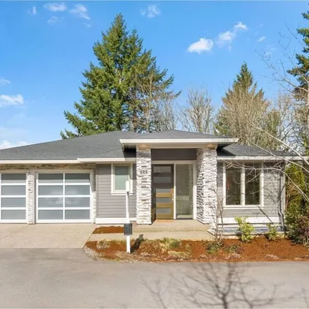 Buy this 4 bed house on 893 Cedar Street in Lake Oswego, OR 97034