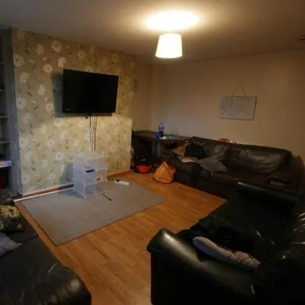 Rent this 6 bed apartment on 5 Otley Road in Leeds, LS6 4DJ