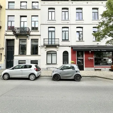 Rent this 1 bed apartment on Avenue Adolphe Buyl - Adolphe Buyllaan 110B in 1050 Ixelles - Elsene, Belgium