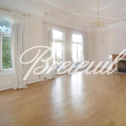 Rent this 6 bed duplex on Ranelagh Avenue in London, SW6 3PJ